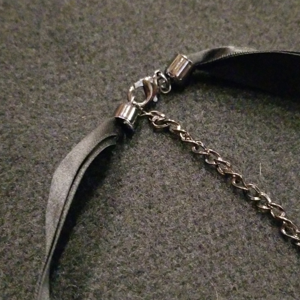 Black Silver Bead Ribbon Choker Bib Necklace - Picture 4 of 4